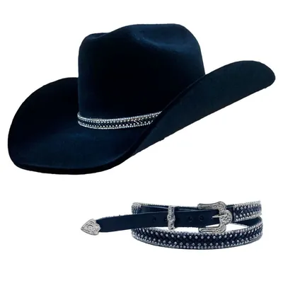 Chapéu country preto de aba curvada com faixa de strass e, abaixo, a faixa aberta com fivela e ponteira prateadas