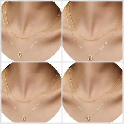 Quatro fotos de colar dourado duplo com corrente de bolinhas e pingente de letra D, B, C ou G