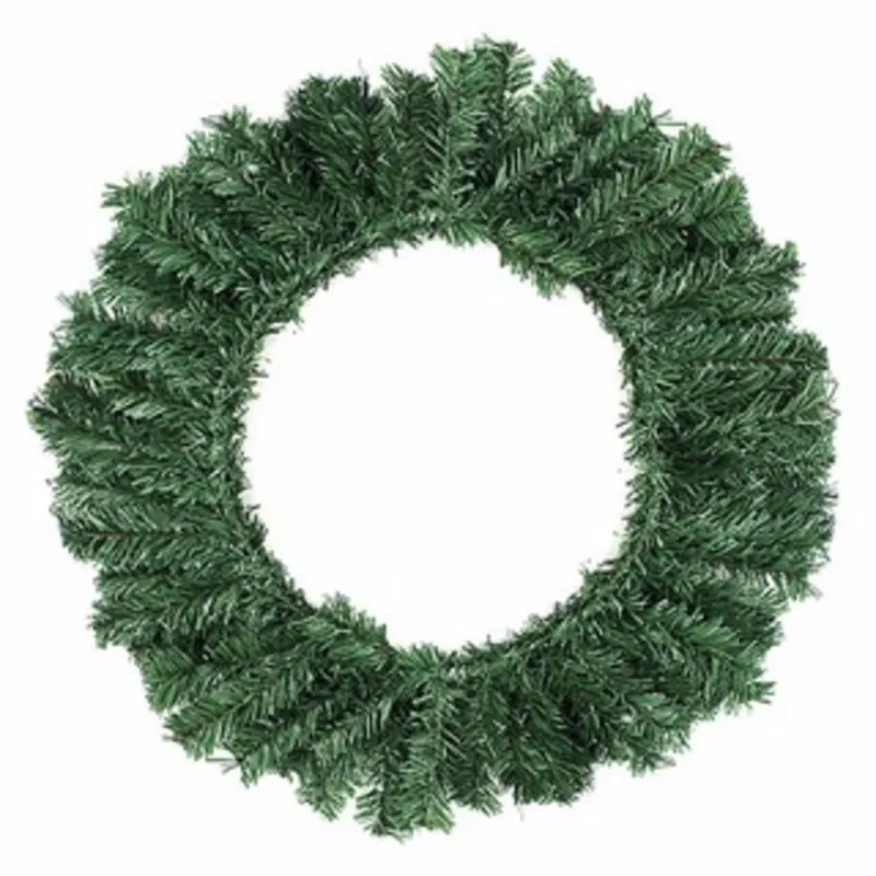 Guirlanda de Natal redonda de galhos verdes de pinheiro artificial, sem enfeites, sobre fundo branco