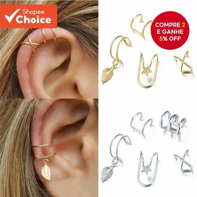 Orelhas com ear cuffs dourados e prateados na cartilagem, ao lado de cinco modelos: folha, estrela, X e argolas
