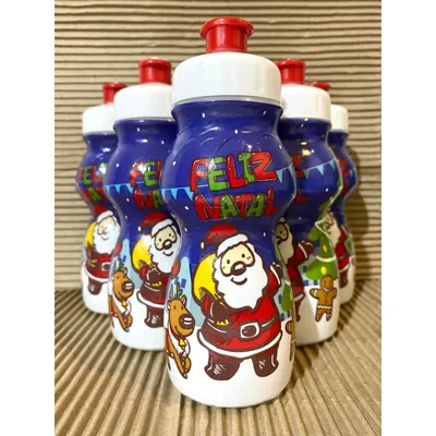Garrafinhas squeeze azul e brancas com tampa vermelha, escrita Feliz Natal, Papai Noel, rena e biscoito de gengibre