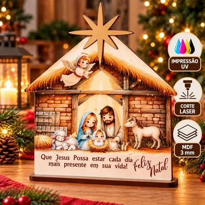 Peça de MDF em forma de estábulo com Maria, José, menino Jesus, anjo, ovelhas, cavalinho e estrela no telhado