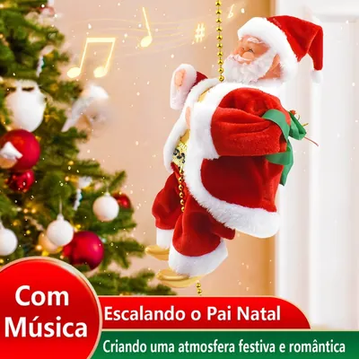 Boneco de Papai Noel de roupa vermelha felpuda subindo uma corrente de contas douradas ao lado de árvore de Natal
