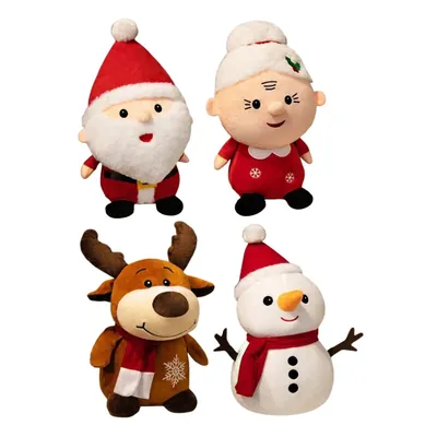 Quatro pelúcias de Natal: Papai Noel de barba branca, Mamãe Noel de touca, rena marrom de cachecol e boneco de neve