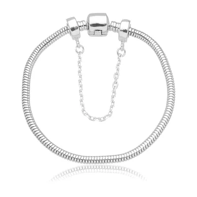 Pulseira prateada de malha cobra com fecho cilíndrico, duas travas e corrente fina de segurança