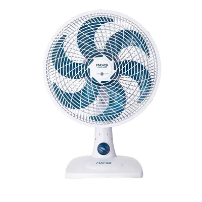 Ventilador de mesa branco com seis pás azuis, grade branca, base retangular e botão azul na coluna