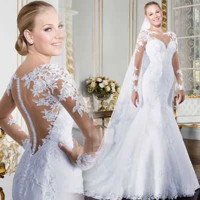 Noiva de vestido sereia branco com mangas longas de renda; ao lado, detalhe das costas de tule com fileira de botões